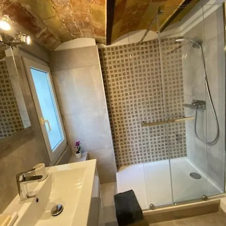 Idealement Situe Dans L'ecusson Apartament Nîmes